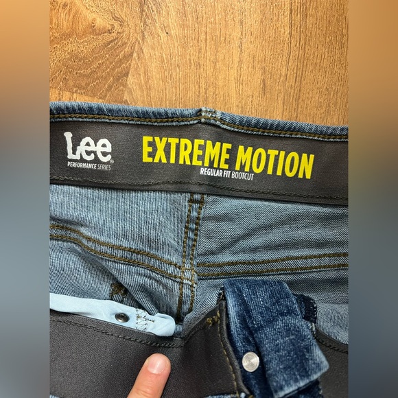 Lee Performance Blue Jeans Extreme Motion men’s regular fit bootcut size 34/30. - Picture 2 of 5